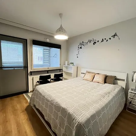 Private Near Metro, Free Parking,direct Bus From Airport * Helsinky