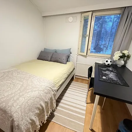 Private Near Metro, Free Parking,direct Bus From Airport Helsínquia