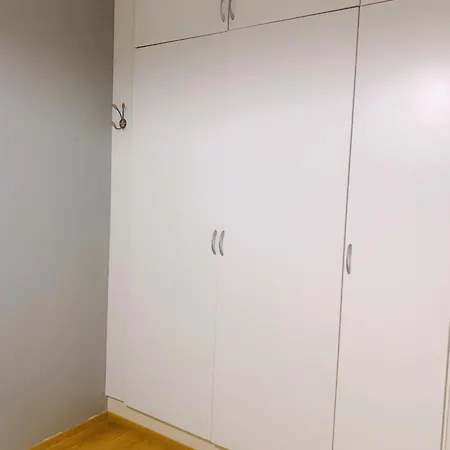 Private Near Metro, Free Parking,direct Bus From Airport Rum i privatbostad