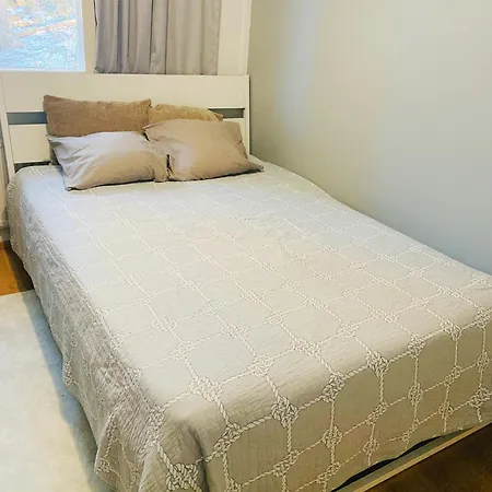 Private Near Metro, Free Parking,direct Bus From Airport Rum i privatbostad