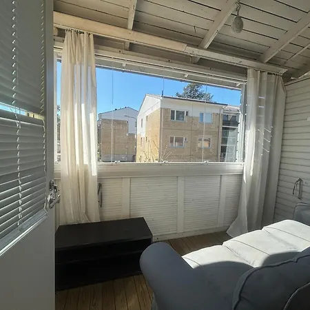 Private Near Metro, Free Parking,direct Bus From Airport * Helsinky