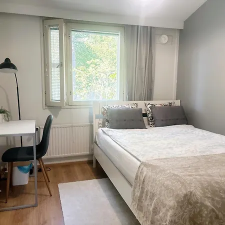 Private Near Metro, Free Parking,direct Bus From Airport * Helsinky