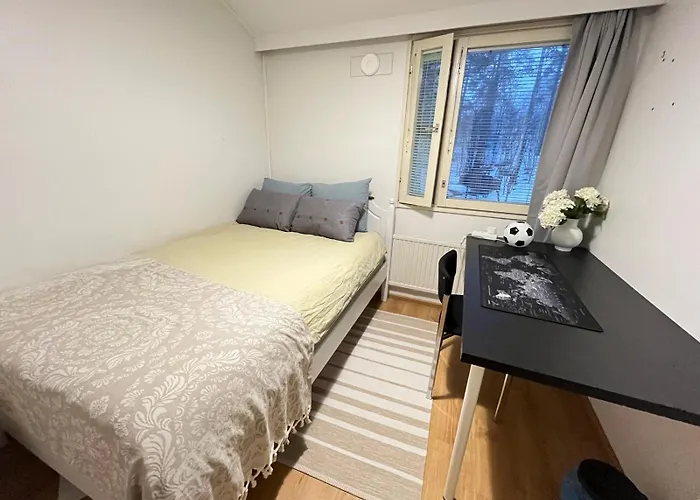 Private Near Metro, Free Parking,direct Bus From Airport Helsinki