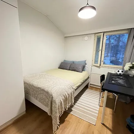 Kotimajoitukset Private Near Metro, Free Parking,direct Bus From Airport *